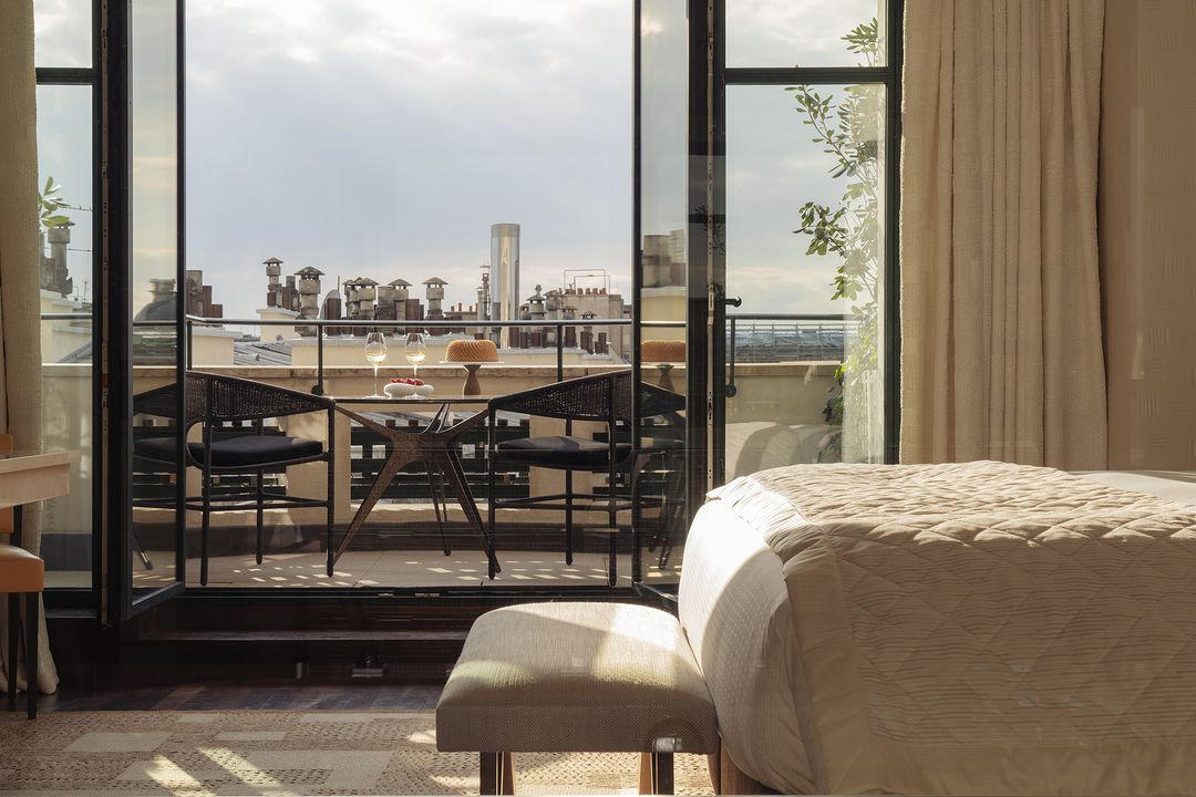 Settle onto the balcony and savour a beautiful view over the City of Light
